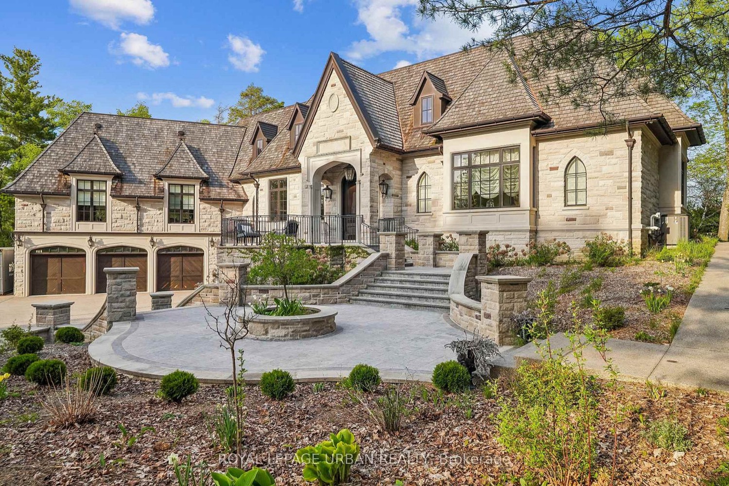 King City — Custom Estate Home
